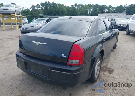 2005 Chrysler 300 Touring z USA, uszkodzony, nr VIN 2C3AA53G25H595562
